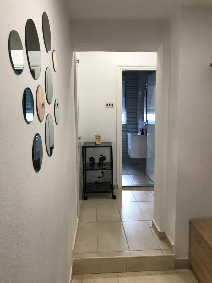 Apartman Sicilija Daire Trebin Dış mekan fotoğraf