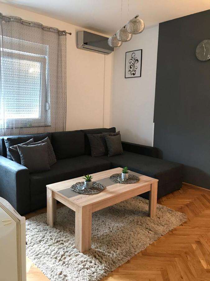 Apartman Sicilija Daire Trebin Dış mekan fotoğraf