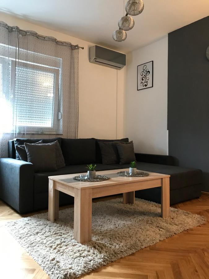 Apartman Sicilija Daire Trebin Dış mekan fotoğraf