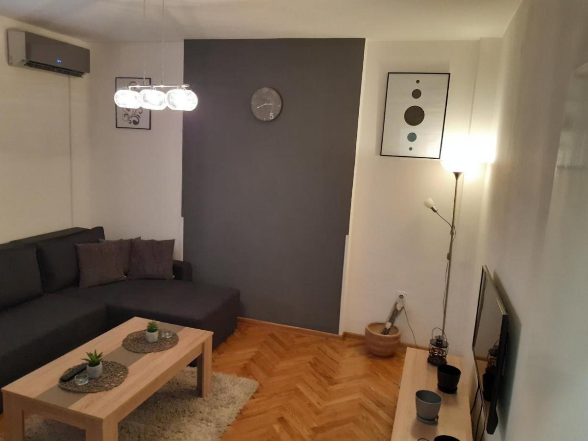 Apartman Sicilija Daire Trebin Dış mekan fotoğraf