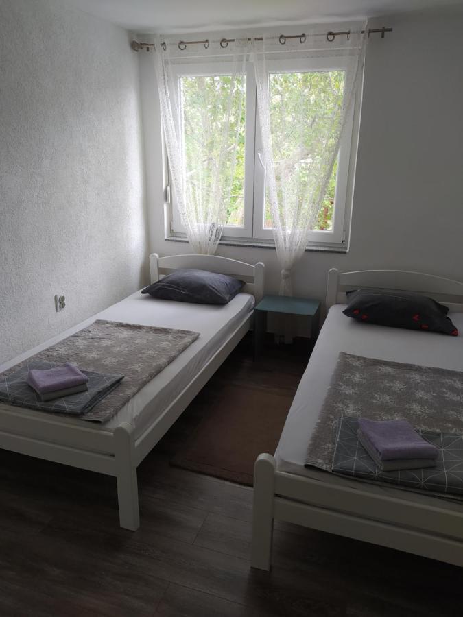 Apartman Sicilija Daire Trebin Dış mekan fotoğraf