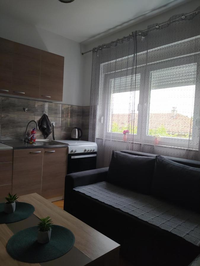 Apartman Sicilija Daire Trebin Dış mekan fotoğraf