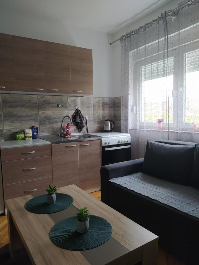 Apartman Sicilija Daire Trebin Dış mekan fotoğraf